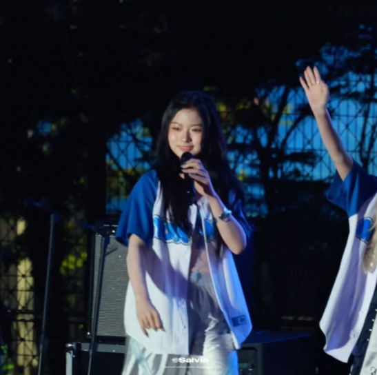 키키 키야 wearing PB026B